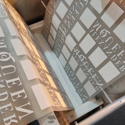 Оптовая передача бумаги 60cm 30cm Pet Double Sided Matte Dtf Film Roll для DTF принтера